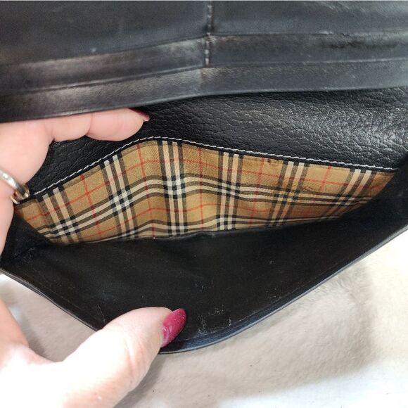 Authentic Burberry Long Wallet - Picture 5 of 11